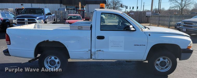 image for item JE9164 2002 Dodge Dakota  pickup truck
