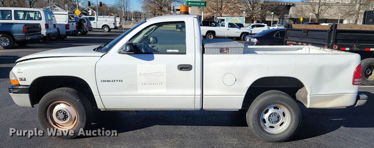 image for item JE9164 2002 Dodge Dakota  pickup truck