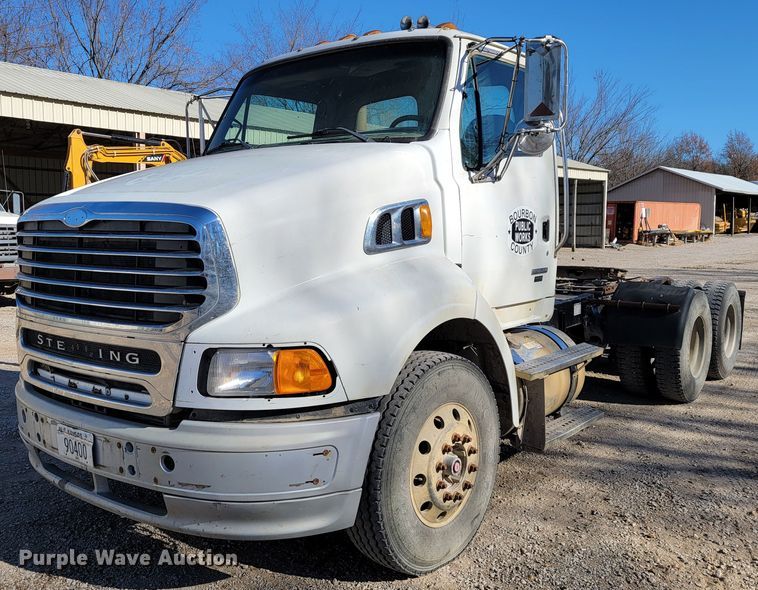 image for item JE9280 2008 Sterling A-Line  semi truck