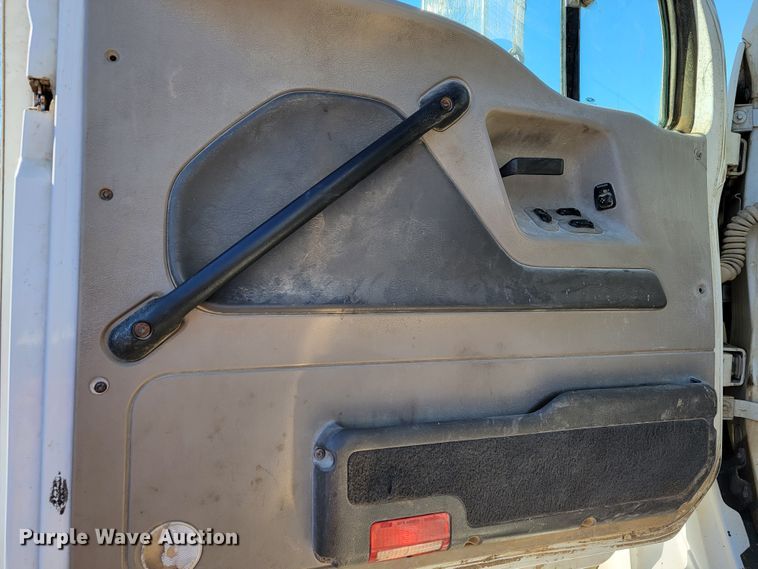 image for item JE9280 2008 Sterling A-Line  semi truck