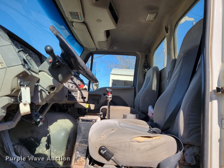 image for item JE9280 2008 Sterling A-Line  semi truck