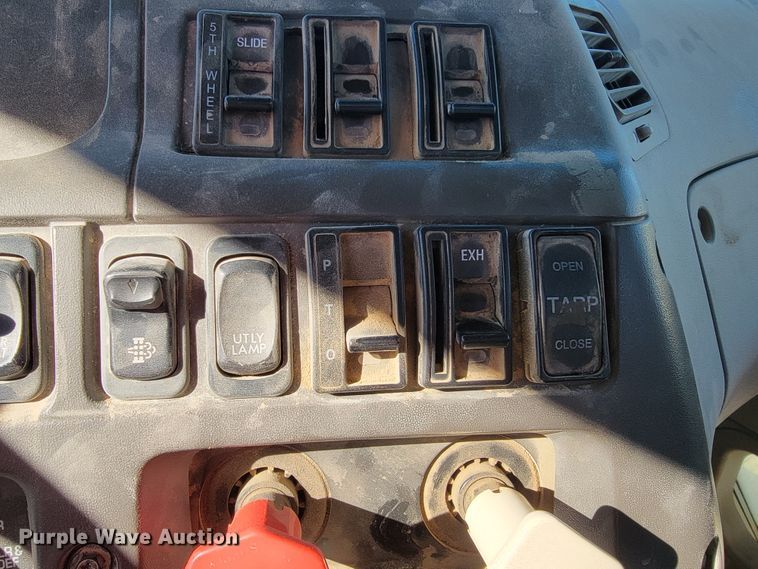 image for item JE9280 2008 Sterling A-Line  semi truck