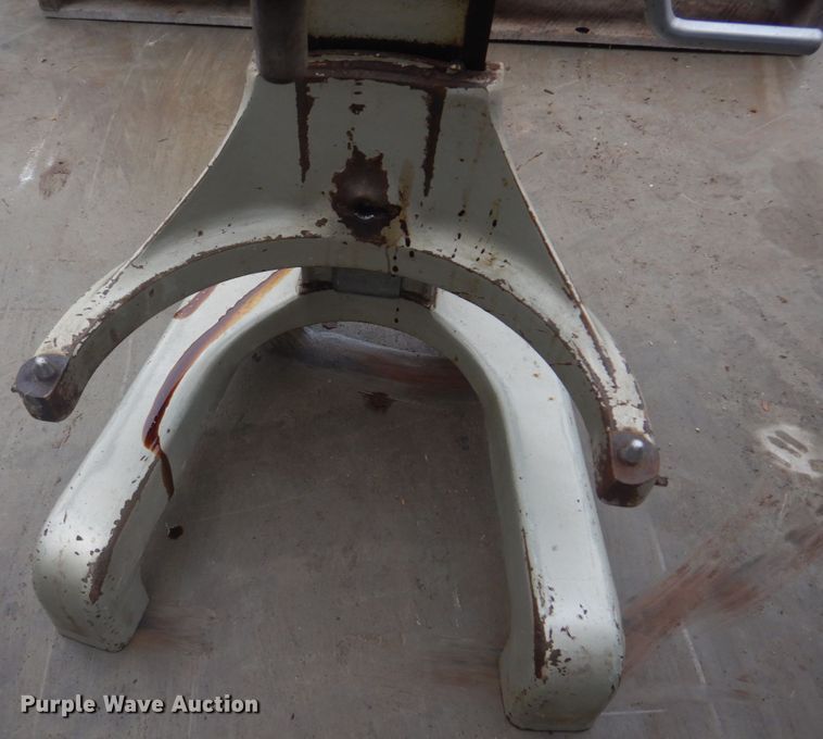 image for item DE7481 Restaurant equipment