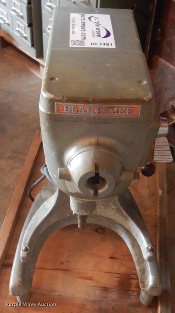 image for item DE7481 Restaurant equipment