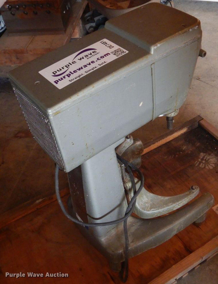 image for item DE7481 Restaurant equipment