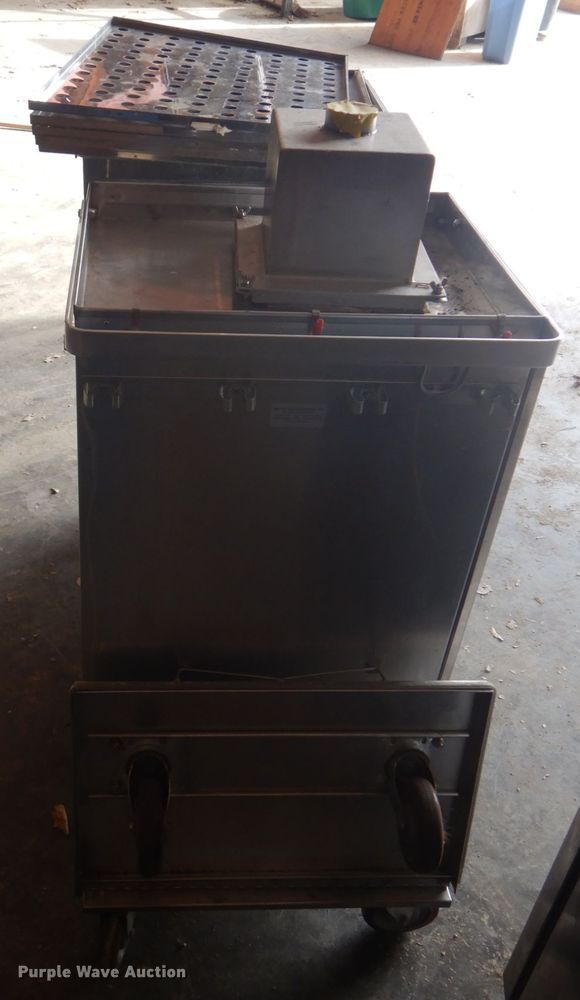 image for item DE7481 Restaurant equipment