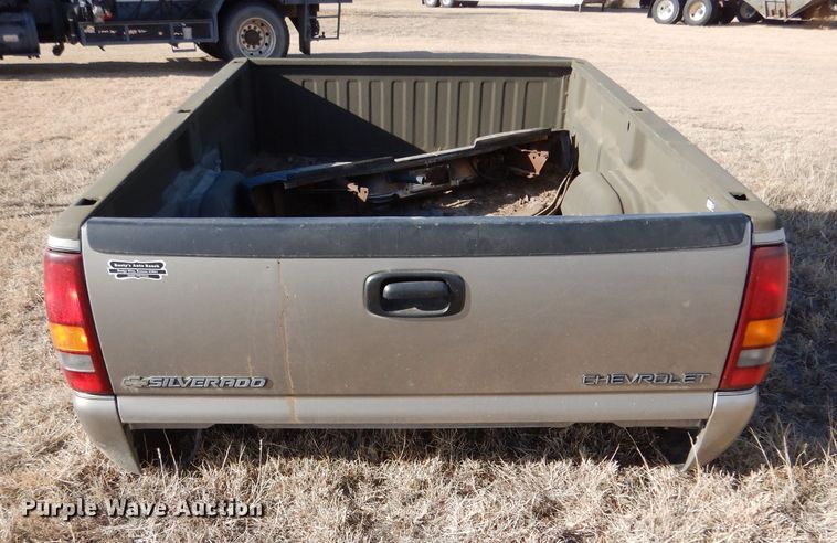 image for item DL1251 2002 Chevrolet Silverado 2500  pickup truck bed