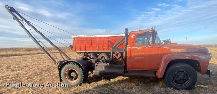 image for item DL1283 1959 Ford 411  winch truck