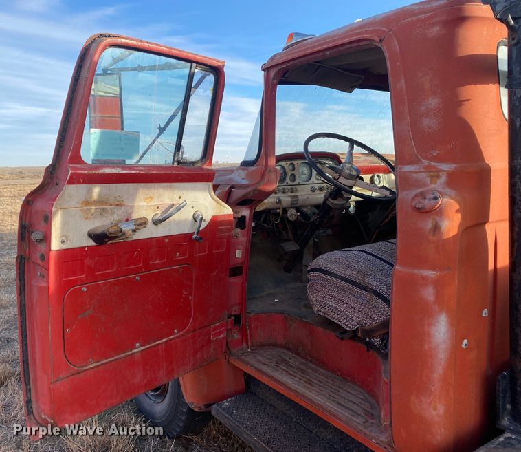 image for item DL1283 1959 Ford 411  winch truck