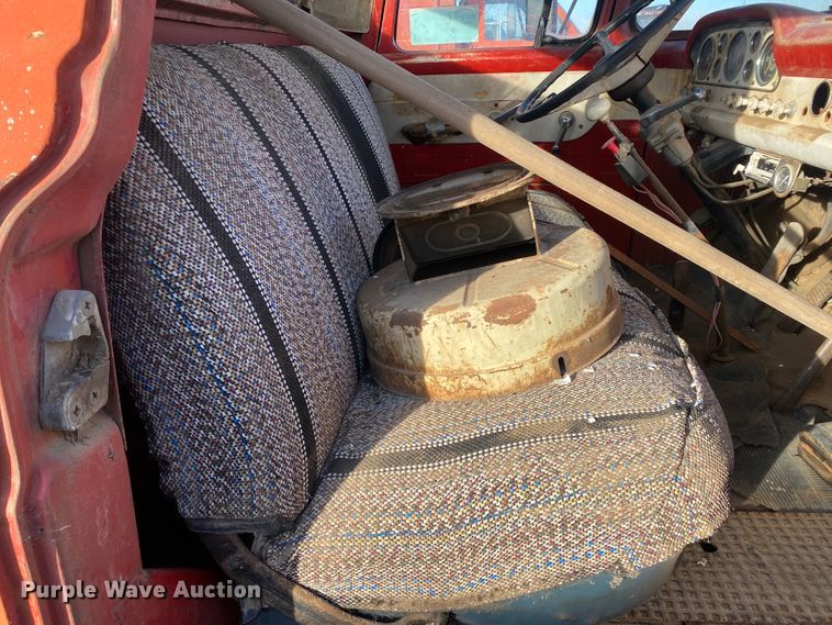 image for item DL1283 1959 Ford 411  winch truck