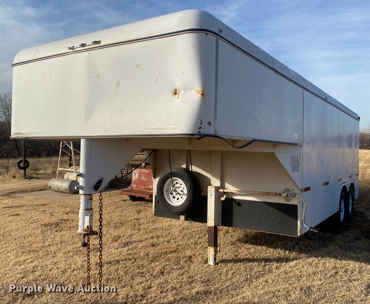 image for item DL1287 2001 W-W 10400-R  enclosed cargo trailer