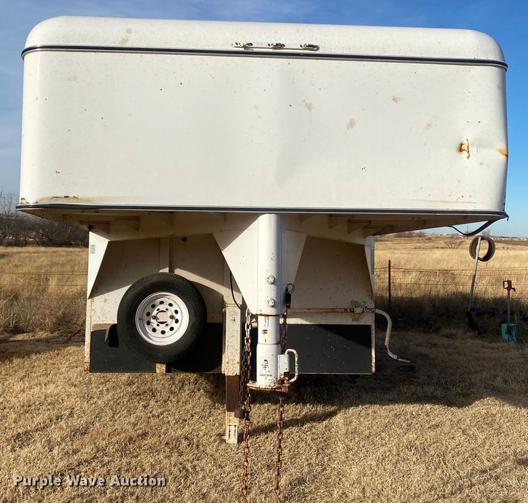 image for item DL1287 2001 W-W 10400-R  enclosed cargo trailer