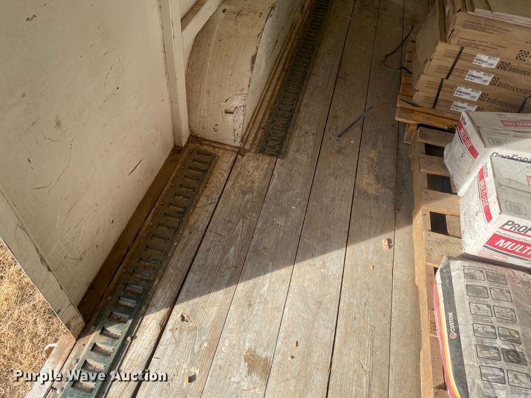 image for item DL1287 2001 W-W 10400-R  enclosed cargo trailer