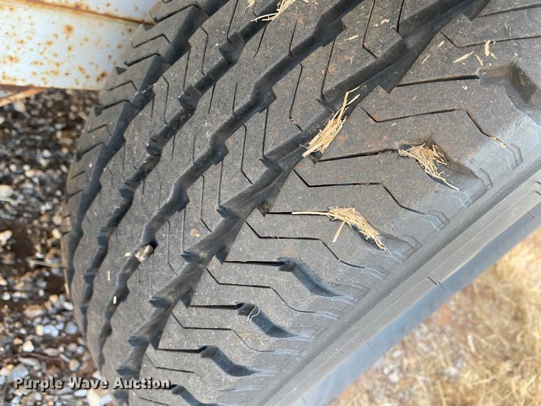 image for item DL1287 2001 W-W 10400-R  enclosed cargo trailer