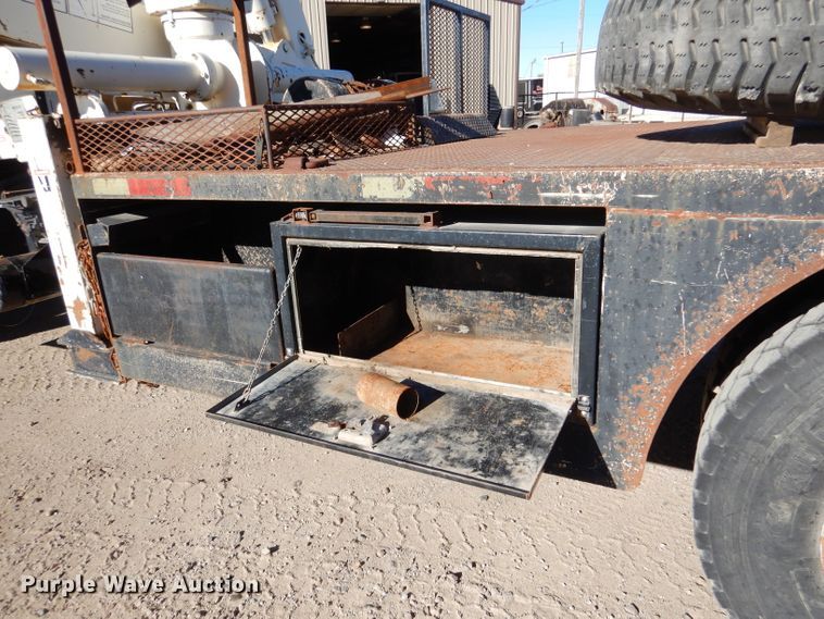 image for item DL3528 1994 Kenworth T800  crane truck