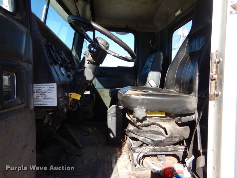 image for item DL3528 1994 Kenworth T800  crane truck