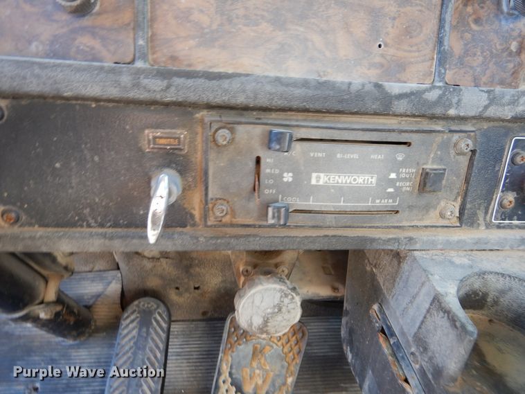 image for item DL3528 1994 Kenworth T800  crane truck