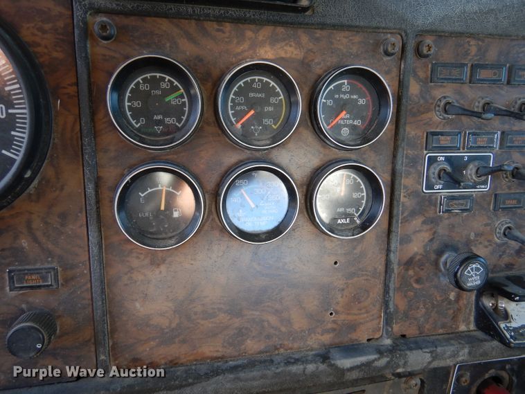 image for item DL3528 1994 Kenworth T800  crane truck