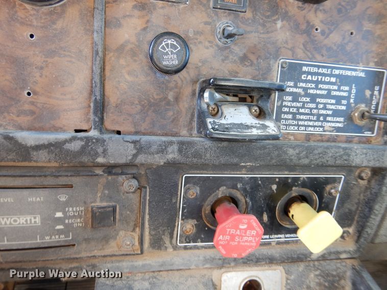 image for item DL3528 1994 Kenworth T800  crane truck