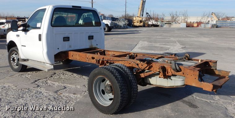 image for item DM4448 2002 Ford F450 Super Duty XL  truck cab and chassis