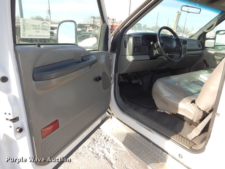 image for item DM4448 2002 Ford F450 Super Duty XL  truck cab and chassis