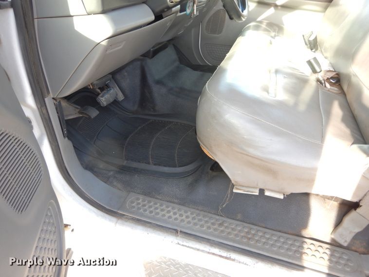 image for item DM4448 2002 Ford F450 Super Duty XL  truck cab and chassis