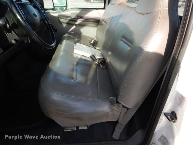 image for item DM4448 2002 Ford F450 Super Duty XL  truck cab and chassis