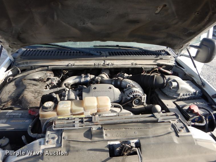 image for item DM4448 2002 Ford F450 Super Duty XL  truck cab and chassis