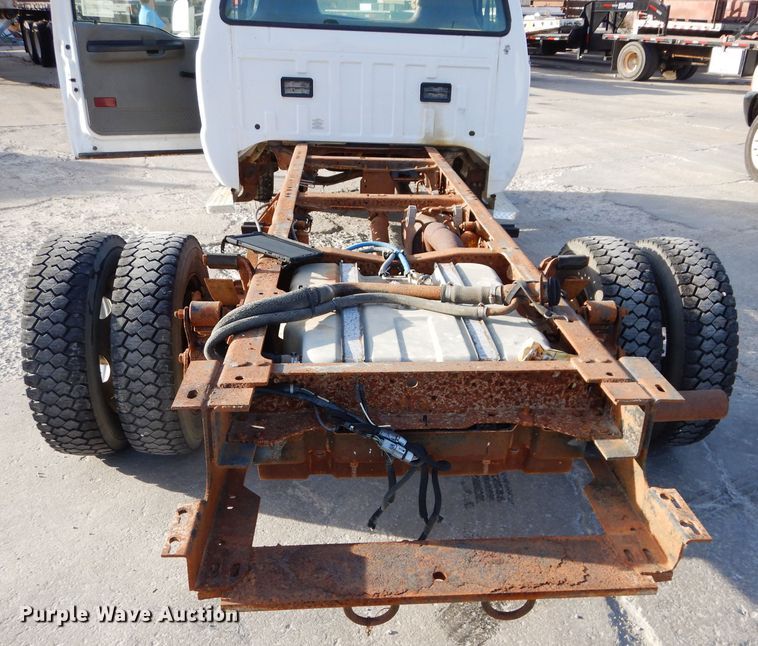 image for item DM4448 2002 Ford F450 Super Duty XL  truck cab and chassis