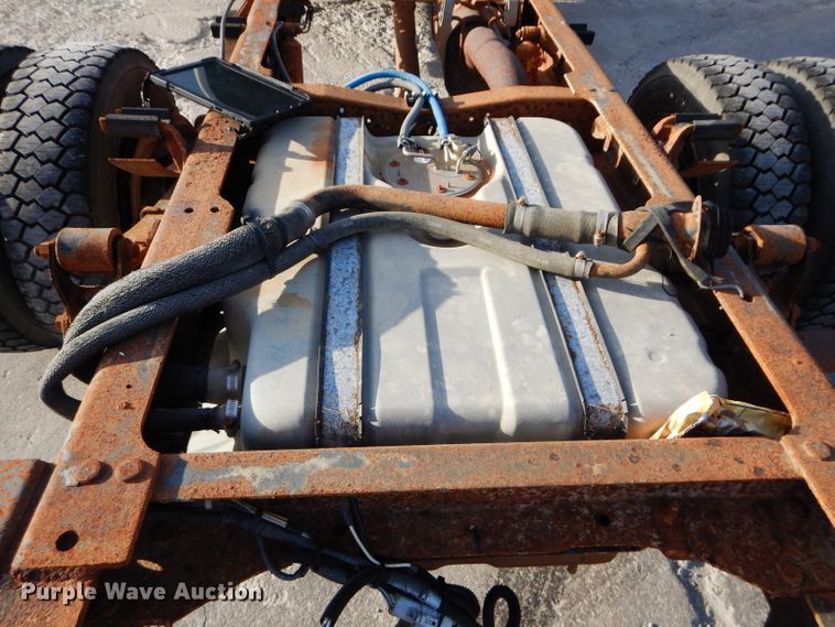 image for item DM4448 2002 Ford F450 Super Duty XL  truck cab and chassis