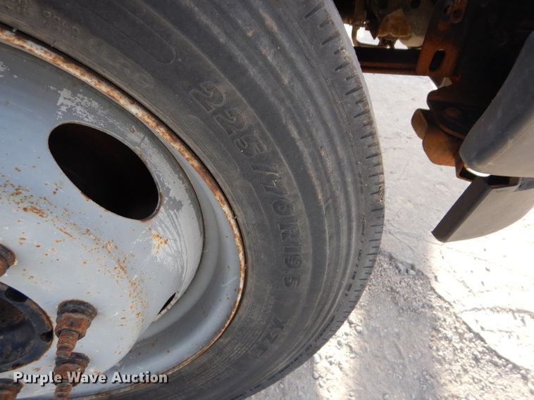 image for item DM4448 2002 Ford F450 Super Duty XL  truck cab and chassis