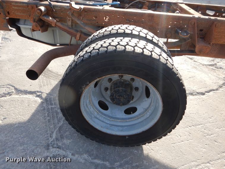 image for item DM4448 2002 Ford F450 Super Duty XL  truck cab and chassis