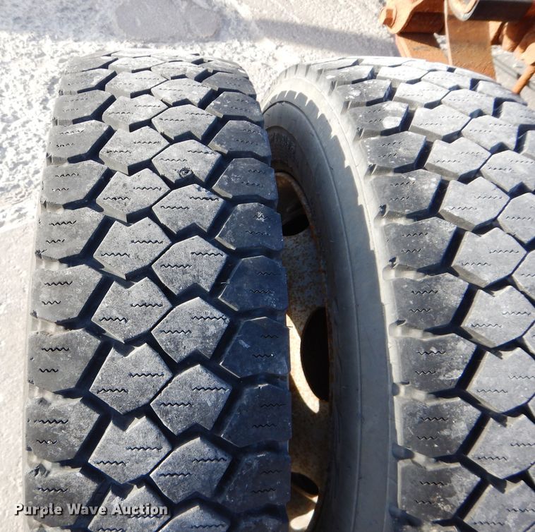 image for item DM4448 2002 Ford F450 Super Duty XL  truck cab and chassis