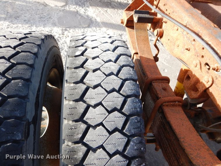 image for item DM4448 2002 Ford F450 Super Duty XL  truck cab and chassis