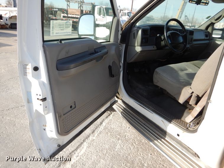 image for item DM4449 1999 Ford F550  flatbed truck