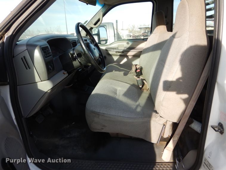 image for item DM4449 1999 Ford F550  flatbed truck