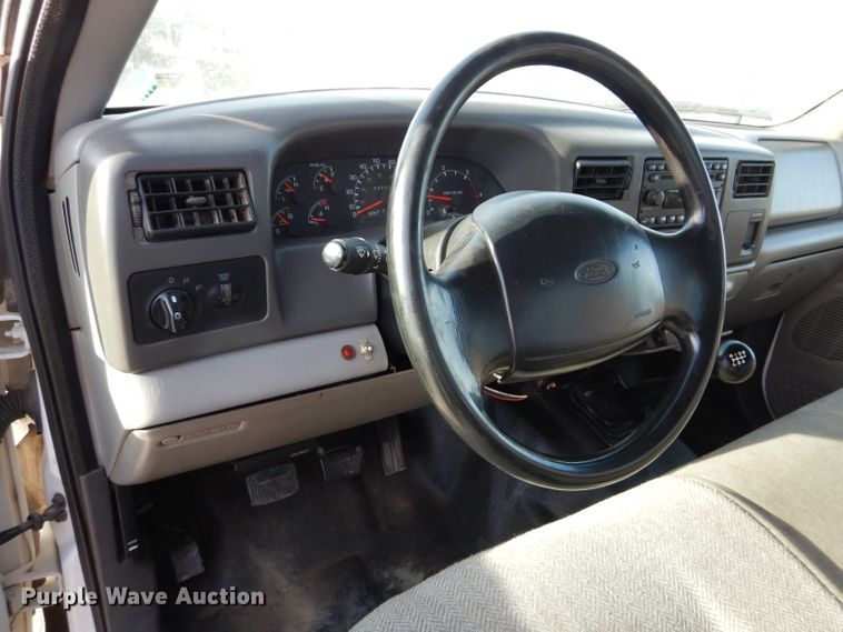 image for item DM4449 1999 Ford F550  flatbed truck