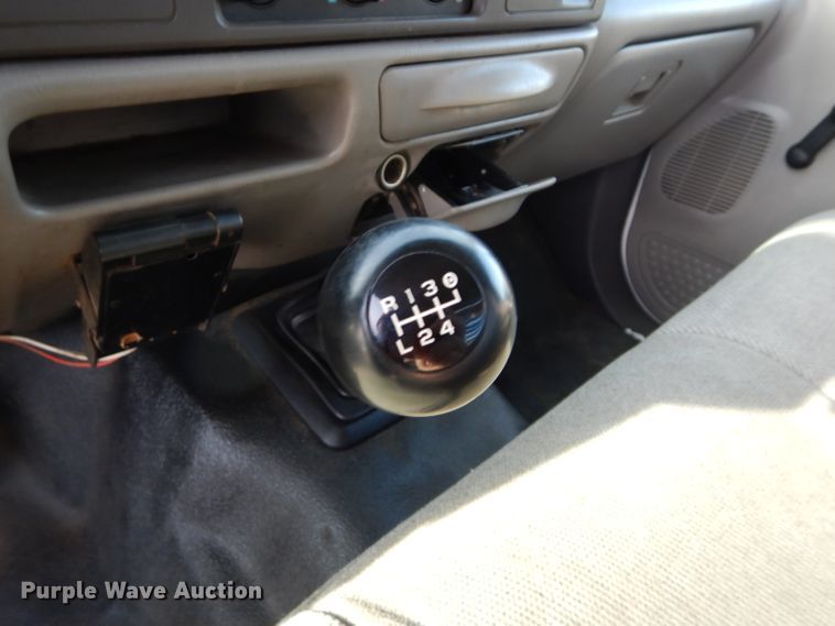 image for item DM4449 1999 Ford F550  flatbed truck