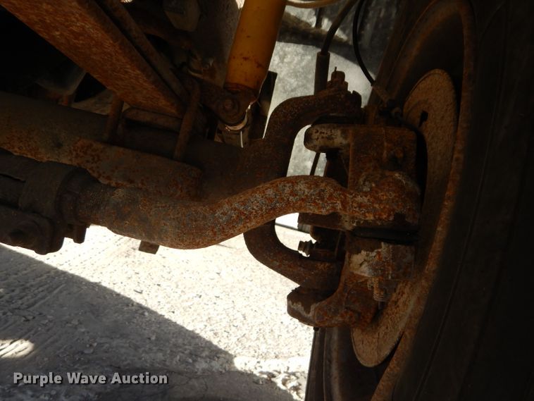 image for item DM4449 1999 Ford F550  flatbed truck