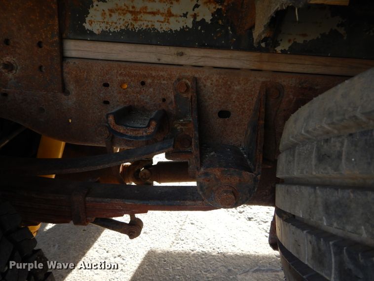 image for item DM4449 1999 Ford F550  flatbed truck