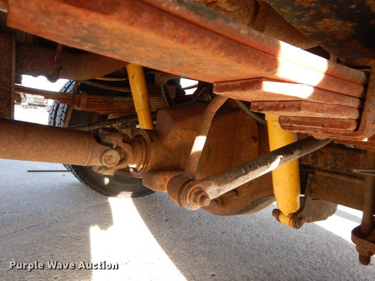 image for item DM4449 1999 Ford F550  flatbed truck