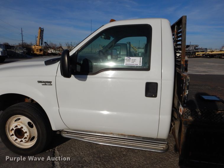 image for item DM4449 1999 Ford F550  flatbed truck