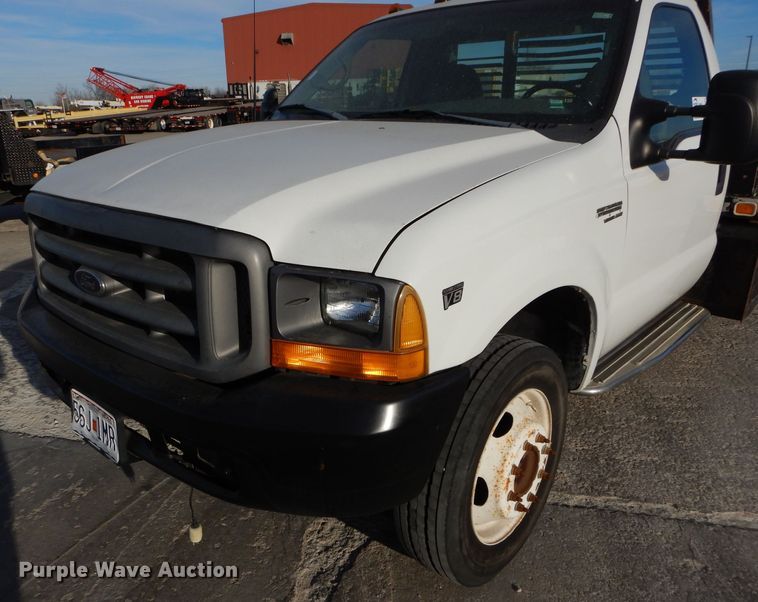 image for item DM4449 1999 Ford F550  flatbed truck