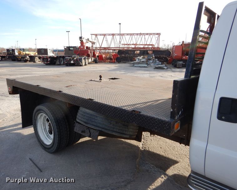image for item DM4449 1999 Ford F550  flatbed truck