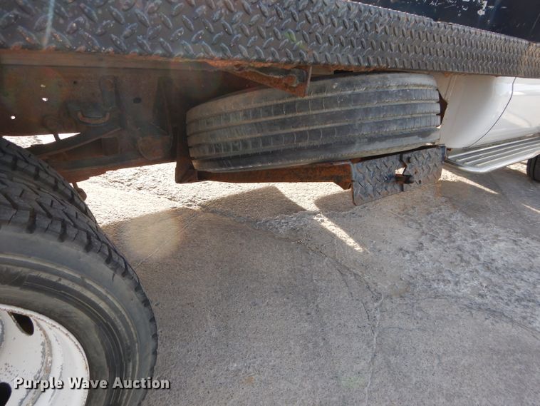 image for item DM4449 1999 Ford F550  flatbed truck