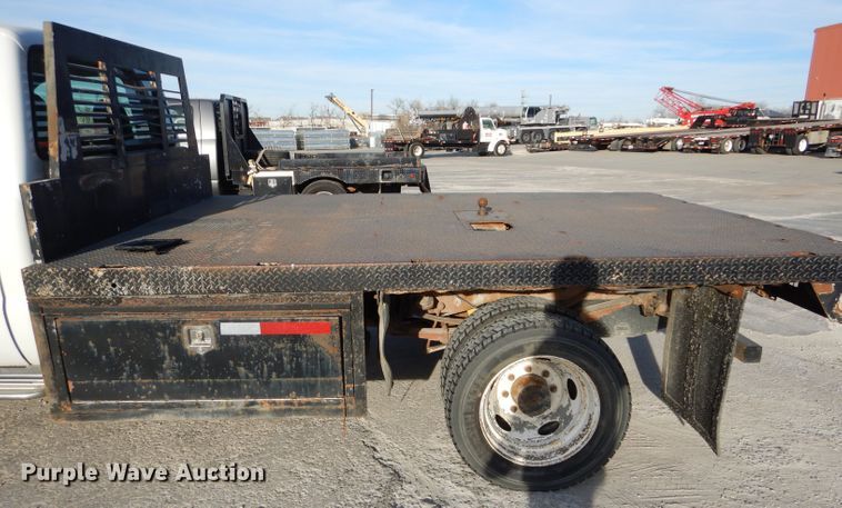 image for item DM4449 1999 Ford F550  flatbed truck