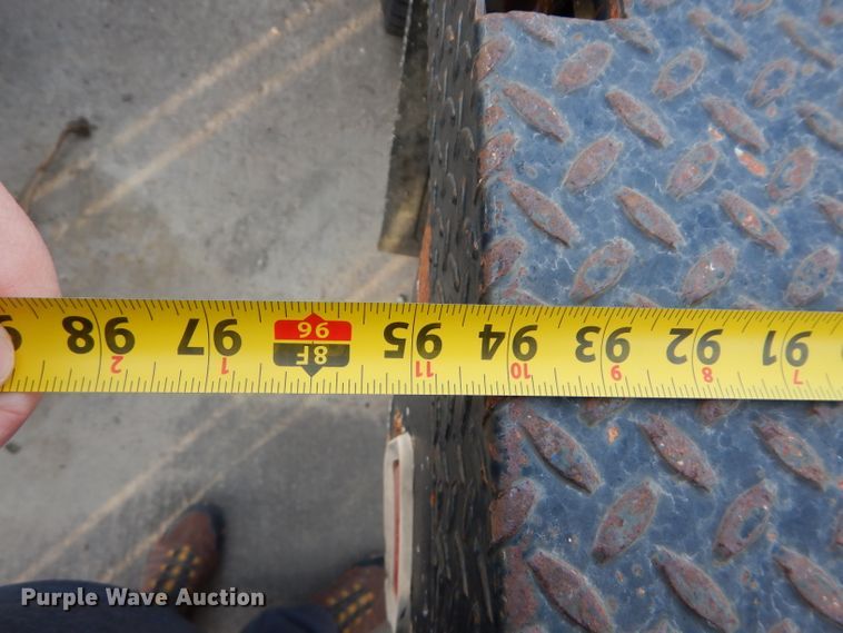 image for item DM4449 1999 Ford F550  flatbed truck