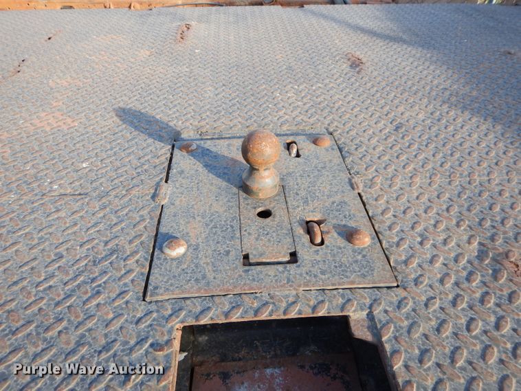 image for item DM4449 1999 Ford F550  flatbed truck