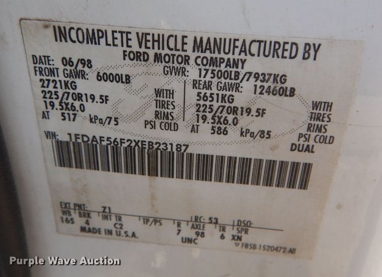 image for item DM4449 1999 Ford F550  flatbed truck