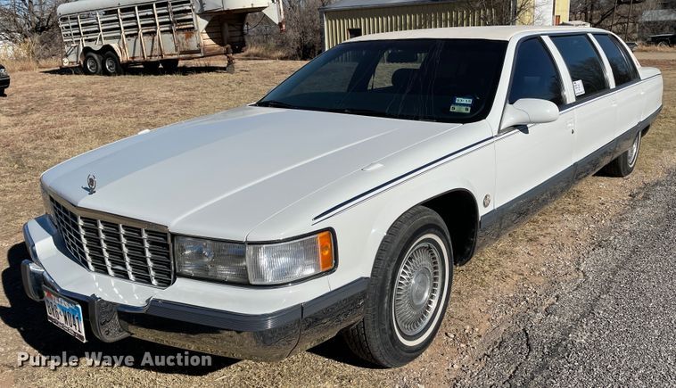 image for item DN0088 1995 Cadillac Fleetwood  limousine